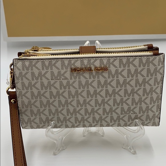 MICHAEL KORS LG DOUBLE ZIP WRISTLET VANILLA - Picture 11 of 16